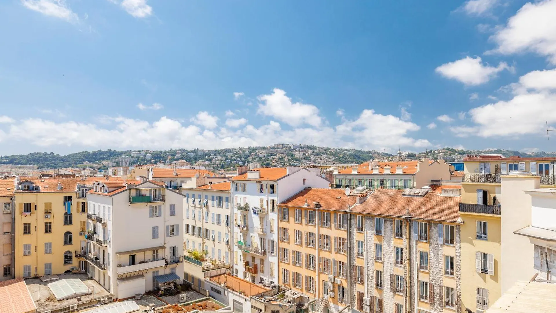 Center - Balcony Quiet - Air Conditioner - Kitchen - Wifi - Tram Apartment Nice