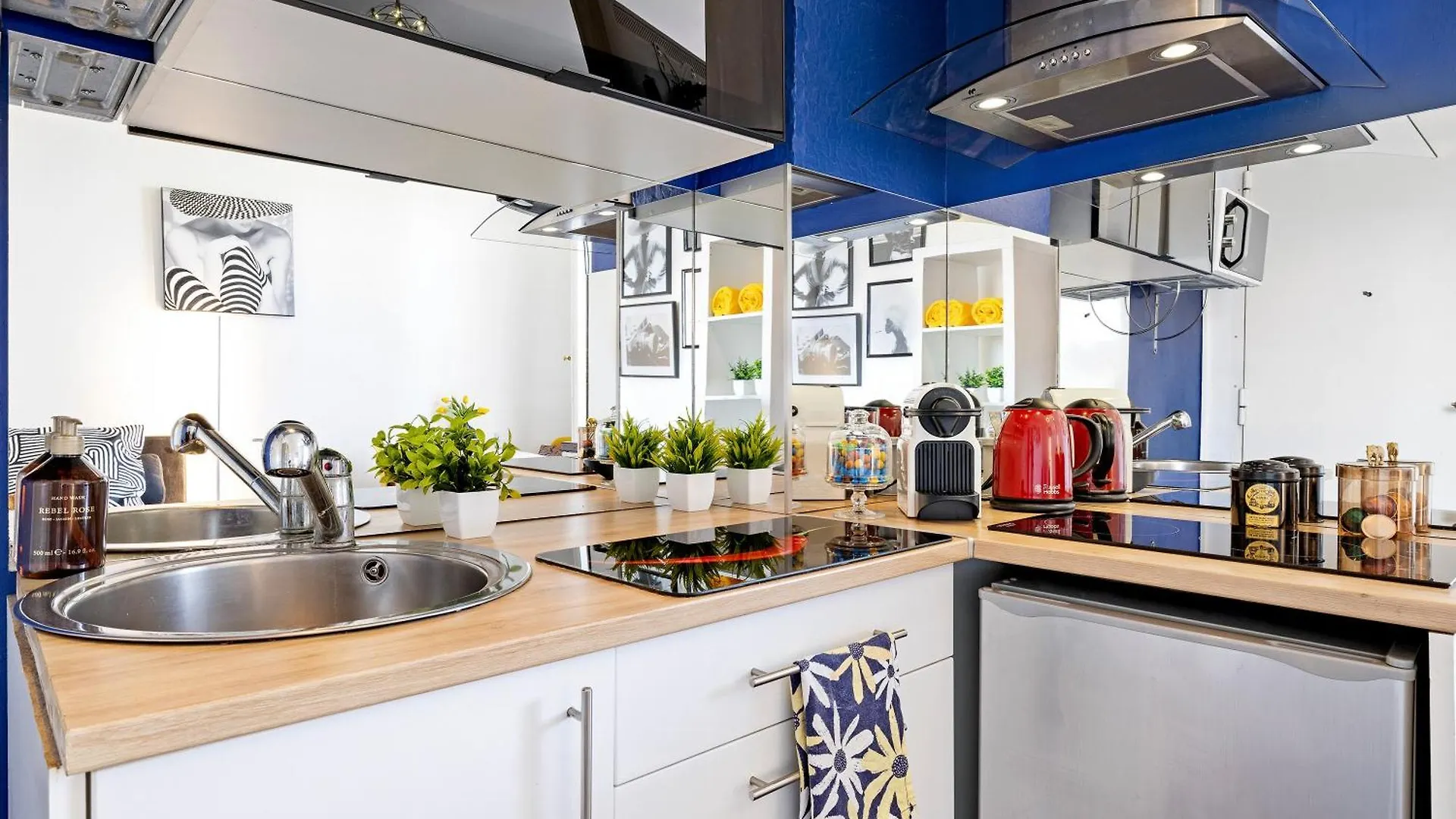 Center - Balcony Quiet - Air Conditioner - Kitchen - Wifi - Tram contacts